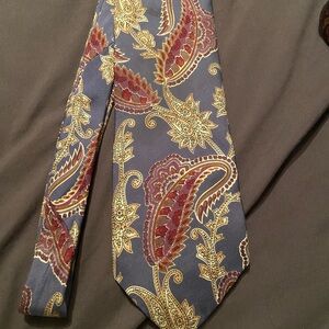 Oscar De La Renta Paisley Patterned Tie in Gray and Gold